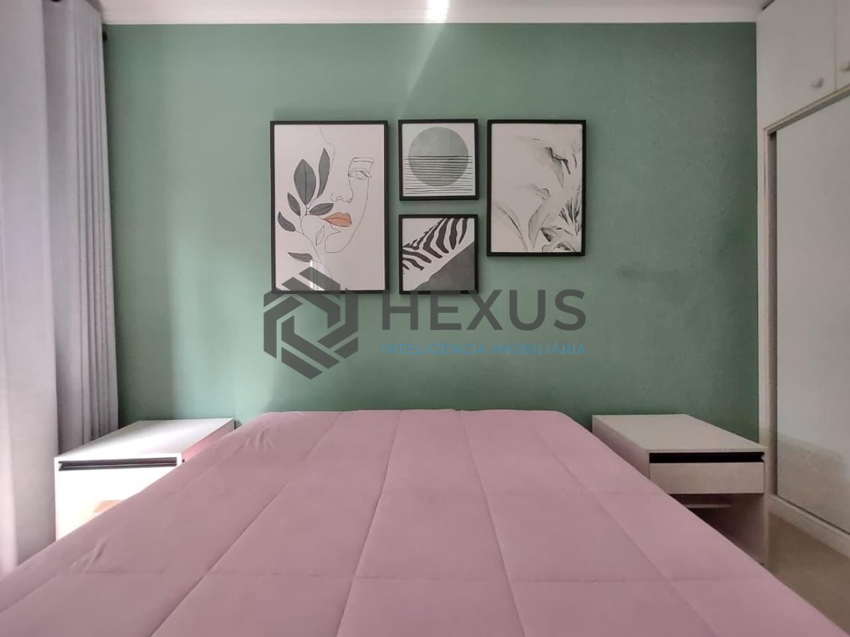 Foto 12 de Apartamento reformado com varanda e lazer na Praia da Enseada, Guarujá