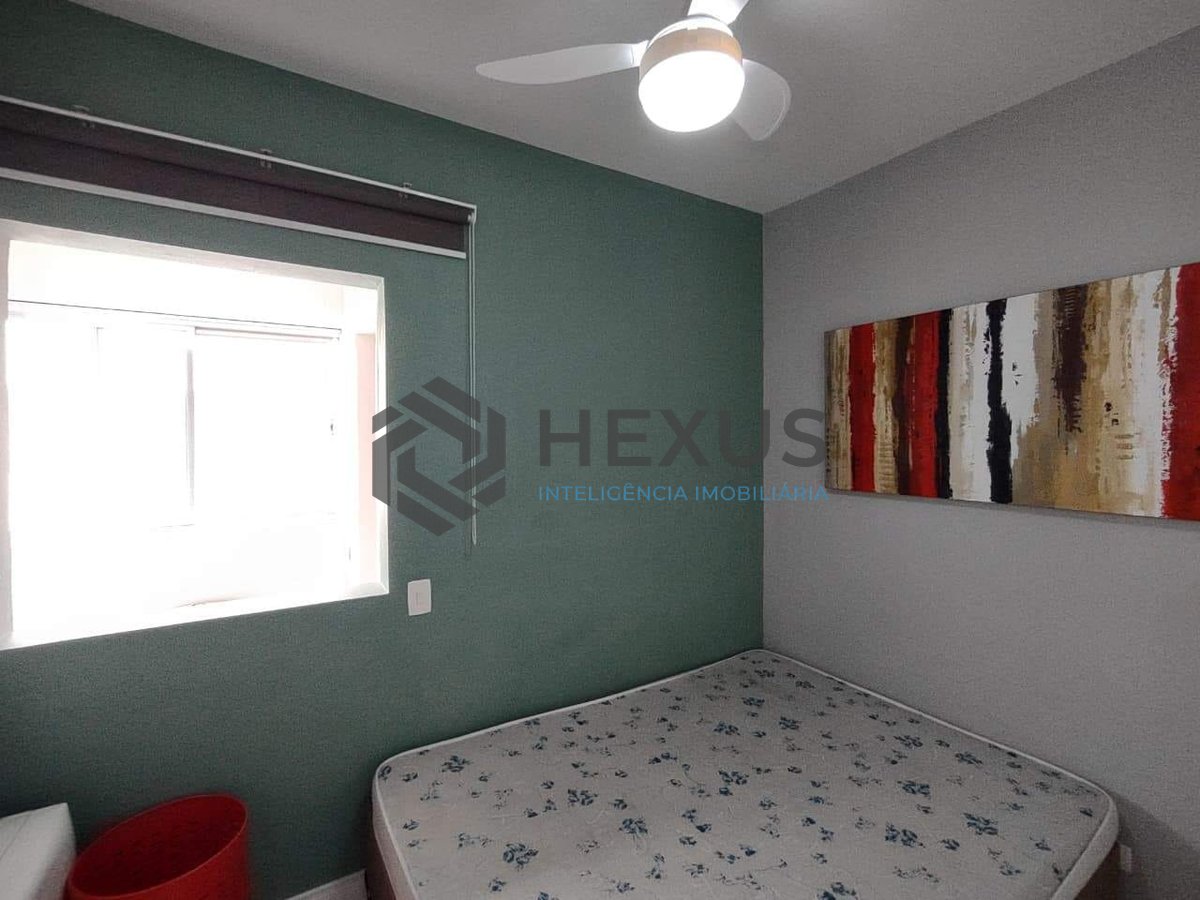 Foto 17 de Apartamento reformado com varanda e lazer na Praia da Enseada, Guarujá