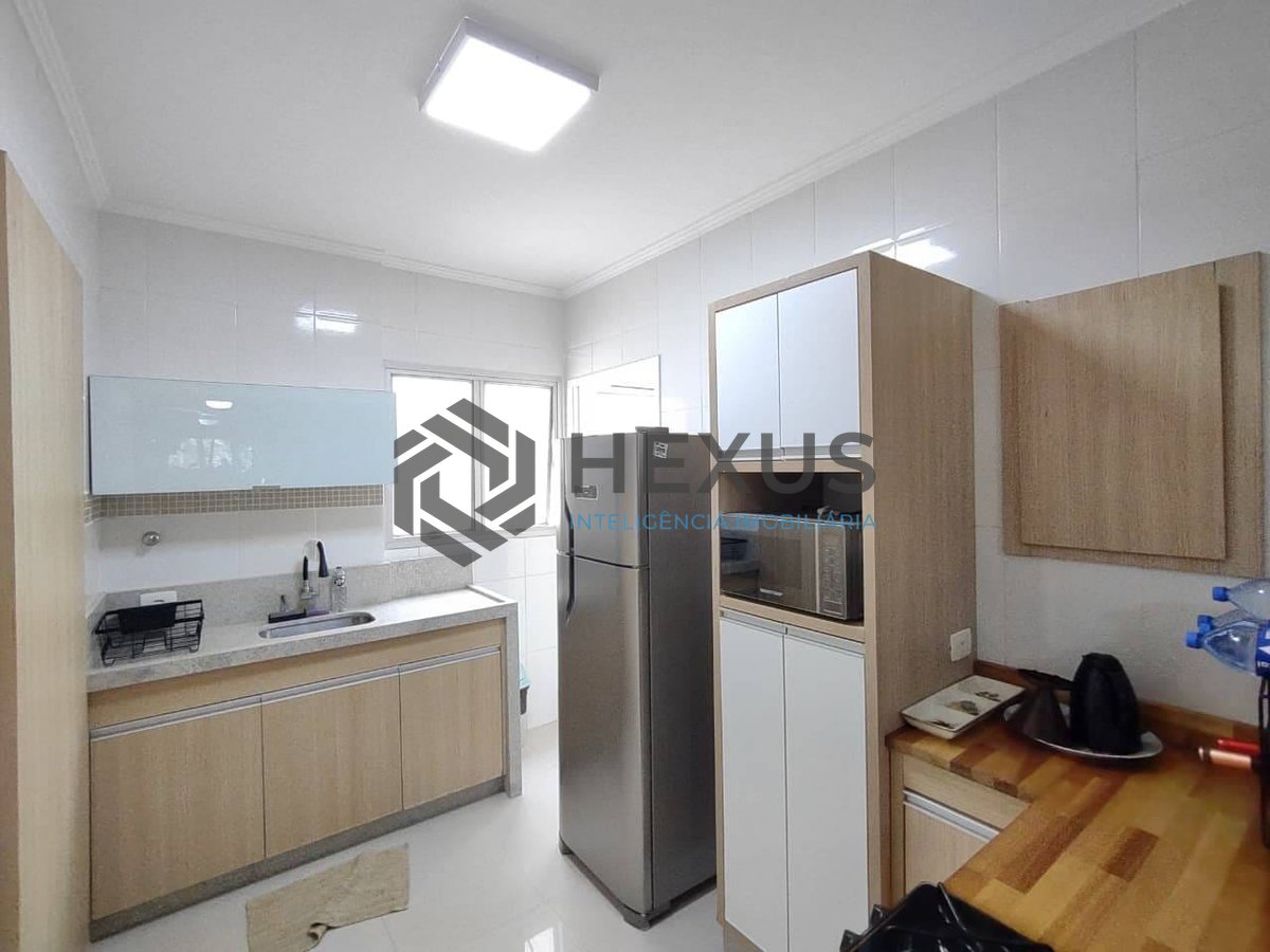 Foto 22 de Apartamento reformado com varanda e lazer na Praia da Enseada, Guarujá