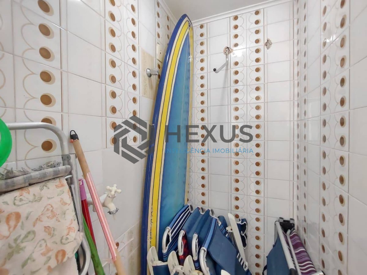 Foto 24 de Apartamento reformado com varanda e lazer na Praia da Enseada, Guarujá