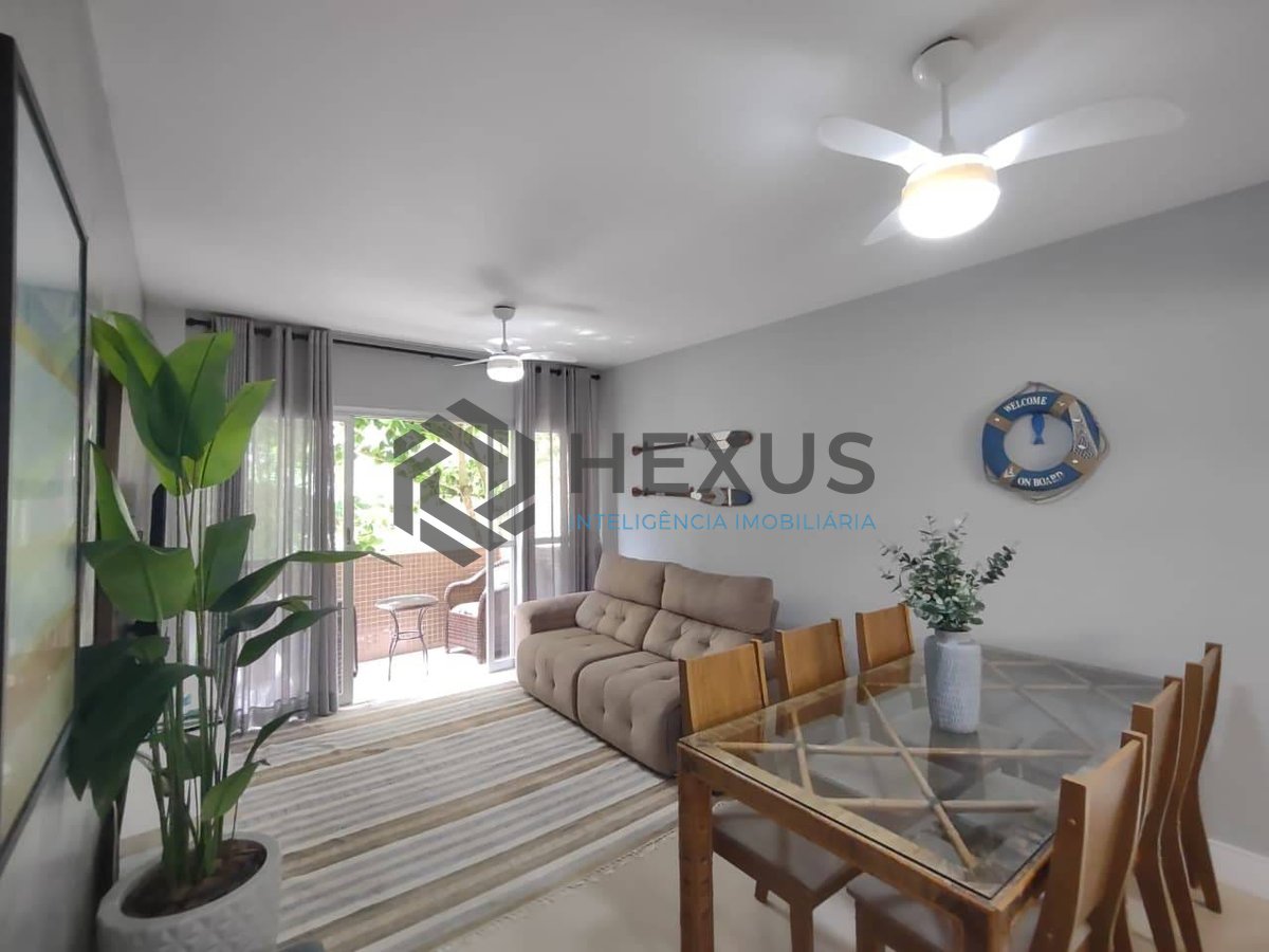 Foto 4 de Apartamento reformado com varanda e lazer na Praia da Enseada, Guarujá