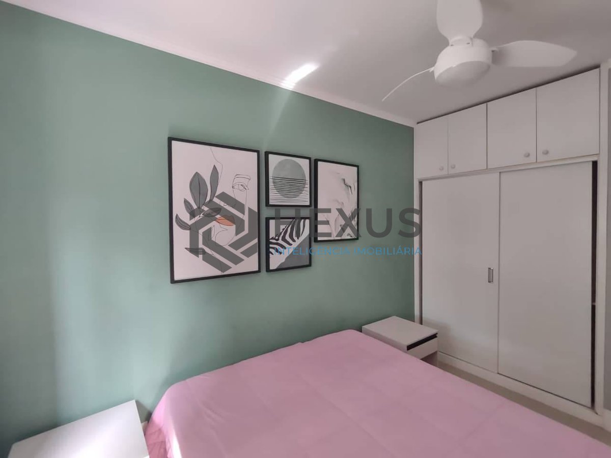 Foto 10 de Apartamento reformado com varanda e lazer na Praia da Enseada, Guarujá