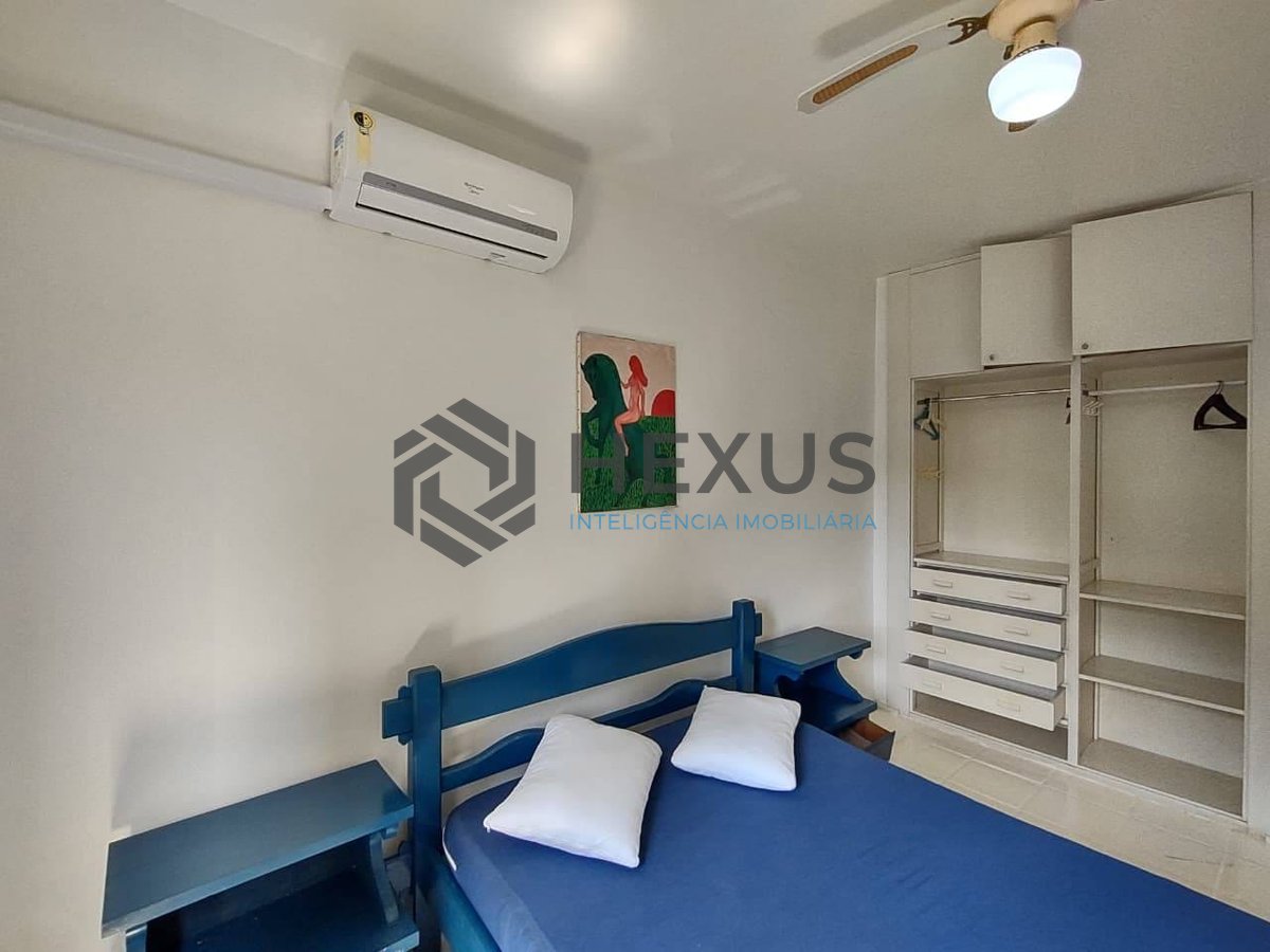 Foto 14 de Apartamento com varanda e lazer na Praia da Enseada, Guarujá