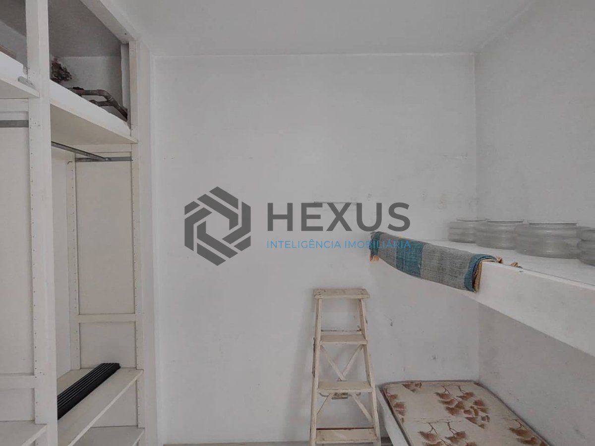 Foto 17 de Apartamento com varanda e lazer na Praia da Enseada, Guarujá