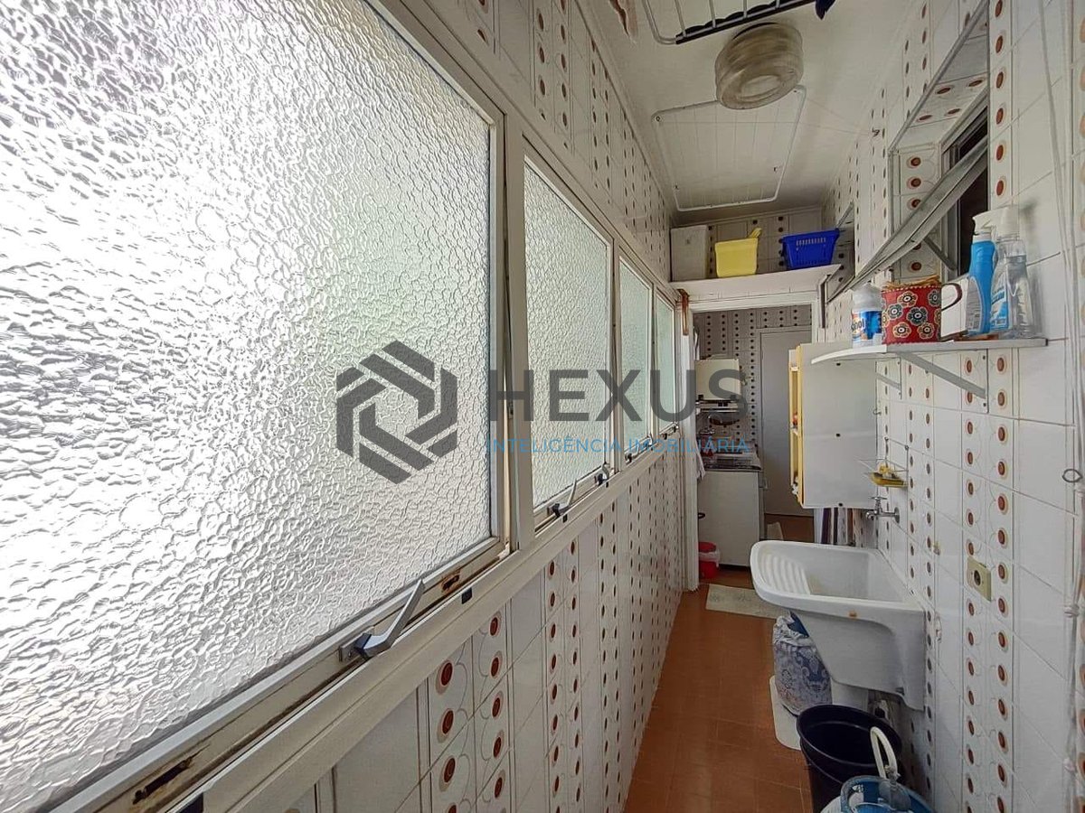 Foto 21 de Apartamento com varanda e lazer na Praia da Enseada, Guarujá