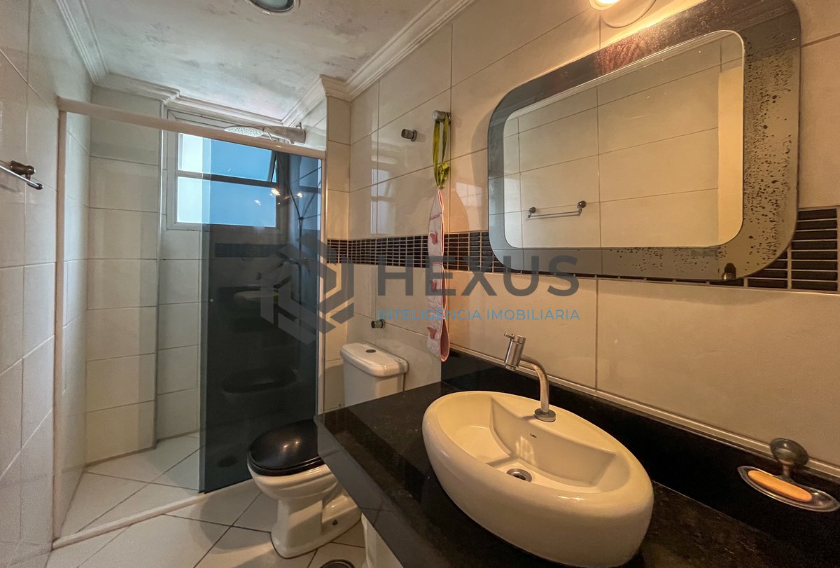 Foto 13 de Apartamento mobiliado com vista livre a uma quadra das Pitangueiras, Guarujá