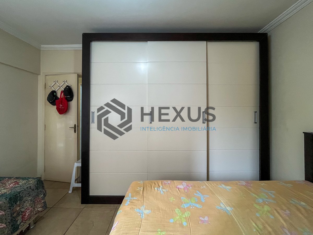 Foto 9 de Apartamento mobiliado com vista livre a uma quadra das Pitangueiras, Guarujá