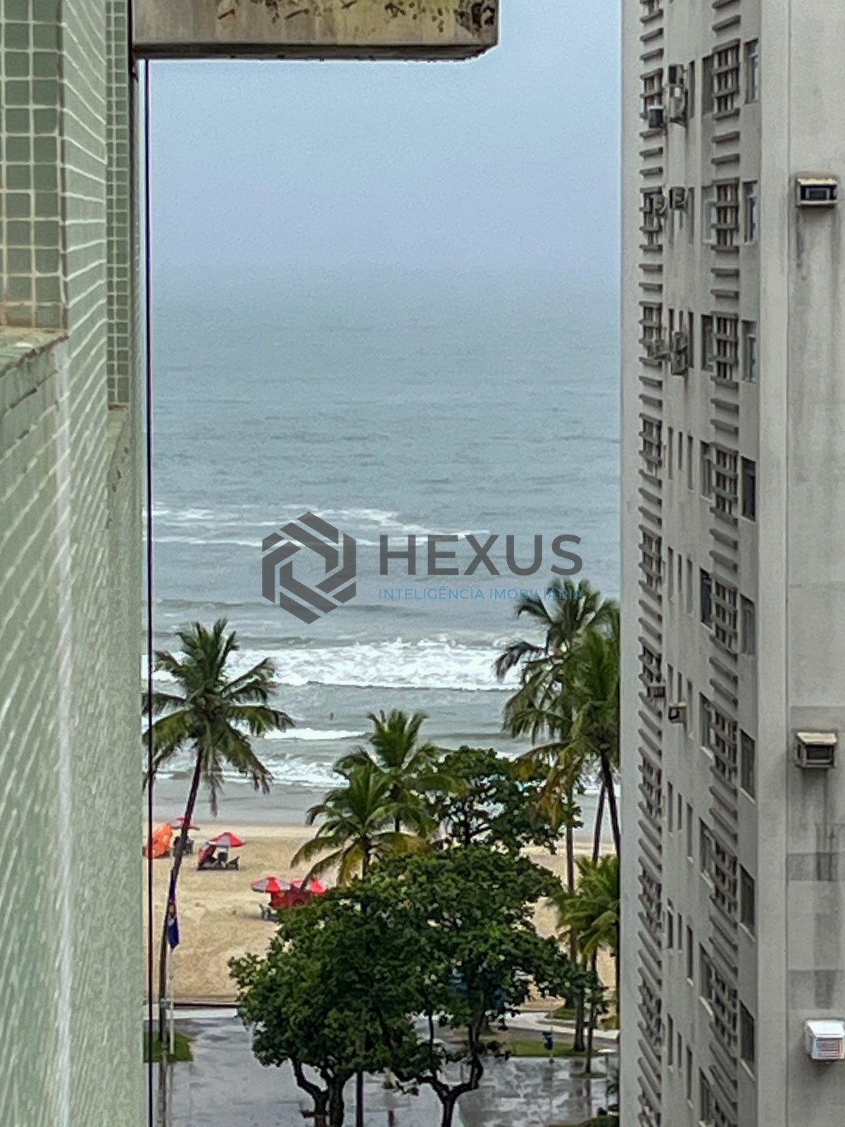 Foto 8 de Apartamento mobiliado com vista livre a uma quadra da Praia das Pitangueiras, Guarujá