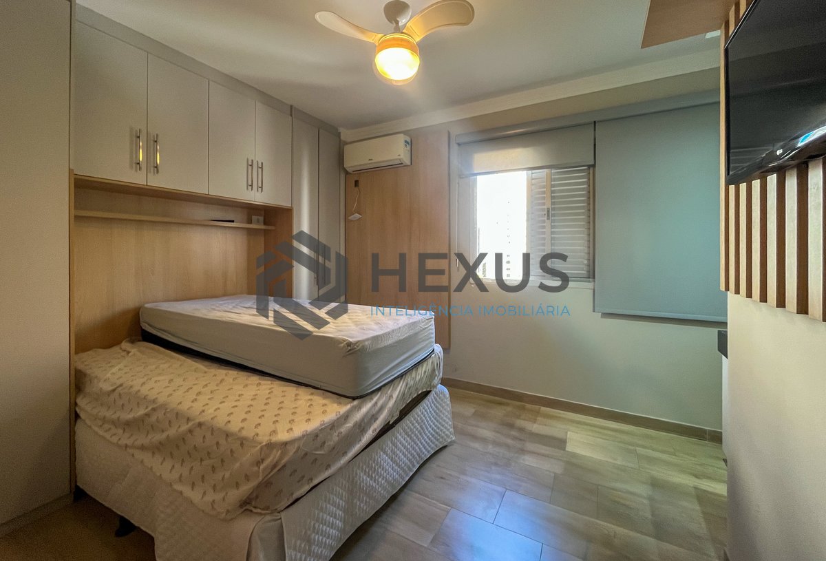 Foto 11 de Apartamento com varanda a 1 quadra da praia nas Pitangueiras, Guarujá