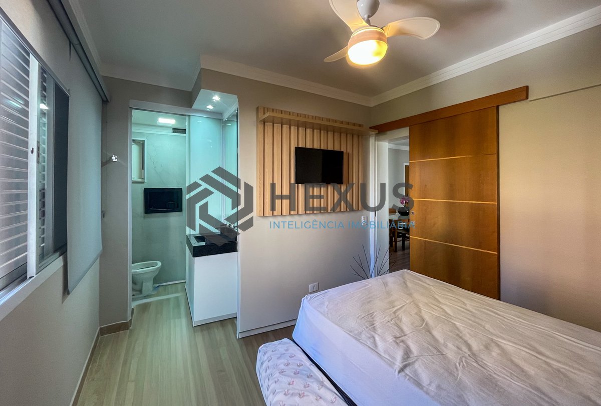 Foto 14 de Apartamento com varanda a 1 quadra da praia nas Pitangueiras, Guarujá