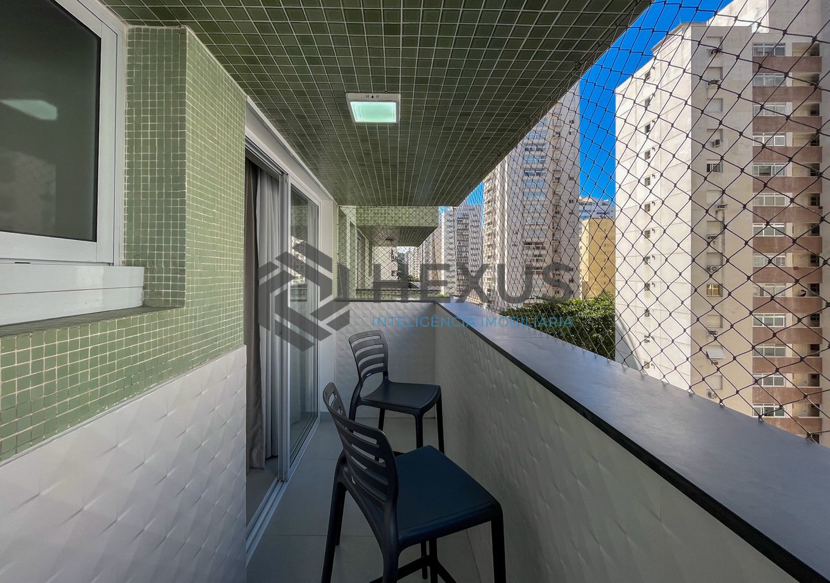 Foto 8 de Apartamento com varanda a 1 quadra da praia nas Pitangueiras, Guarujá