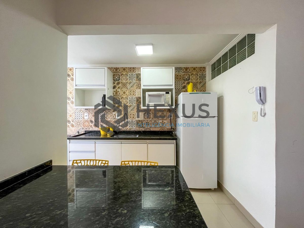 Foto 11 de Apartamento com varanda a 1 quadra da praia nas Pitangueiras, Guarujá