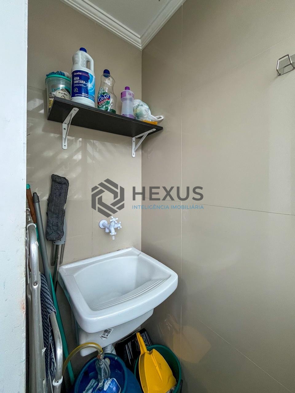Foto 15 de Apartamento com varanda a 1 quadra da praia nas Pitangueiras, Guarujá