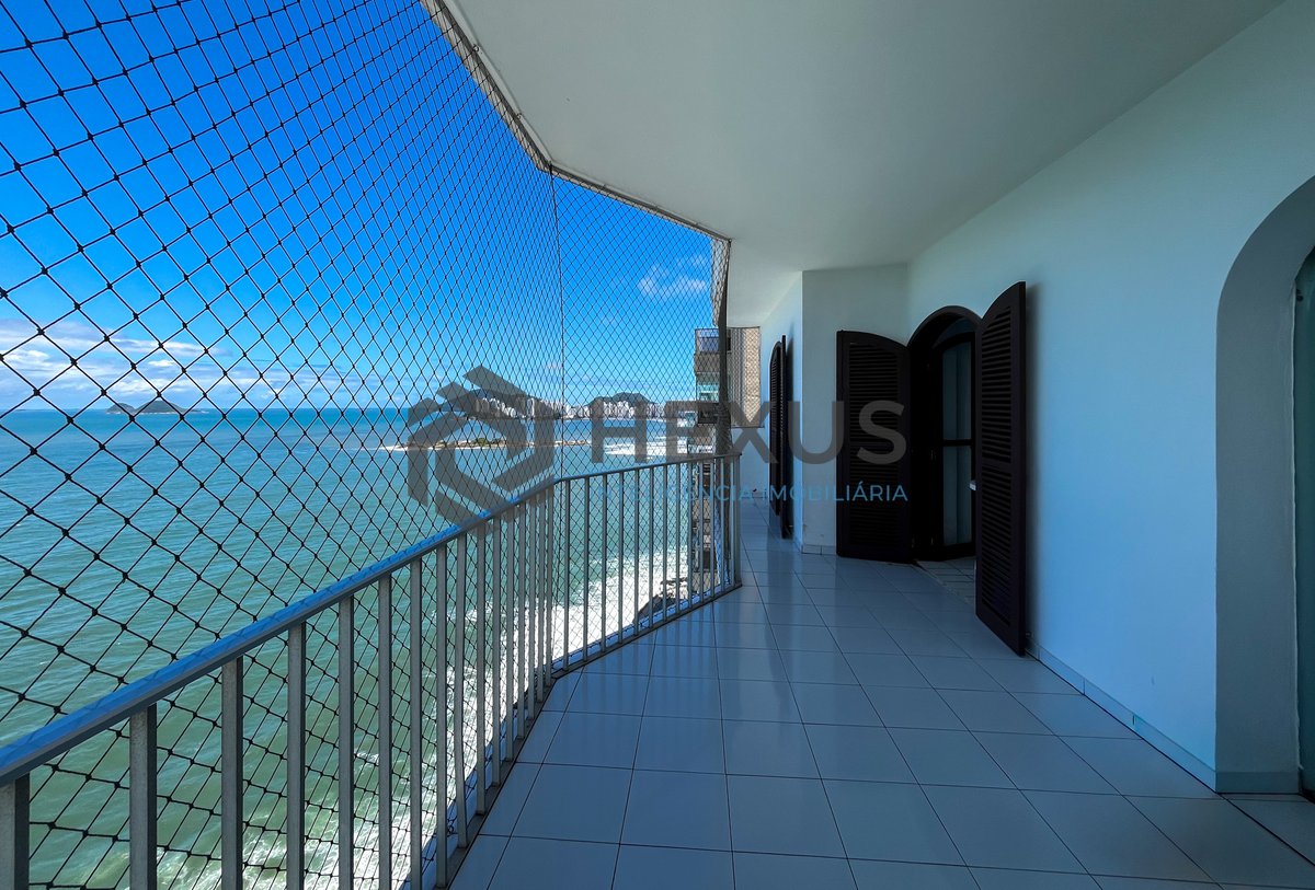 Foto 2 de Apartamento frente mar com varanda vista mar na Praia das Pitangueiras, Guarujá