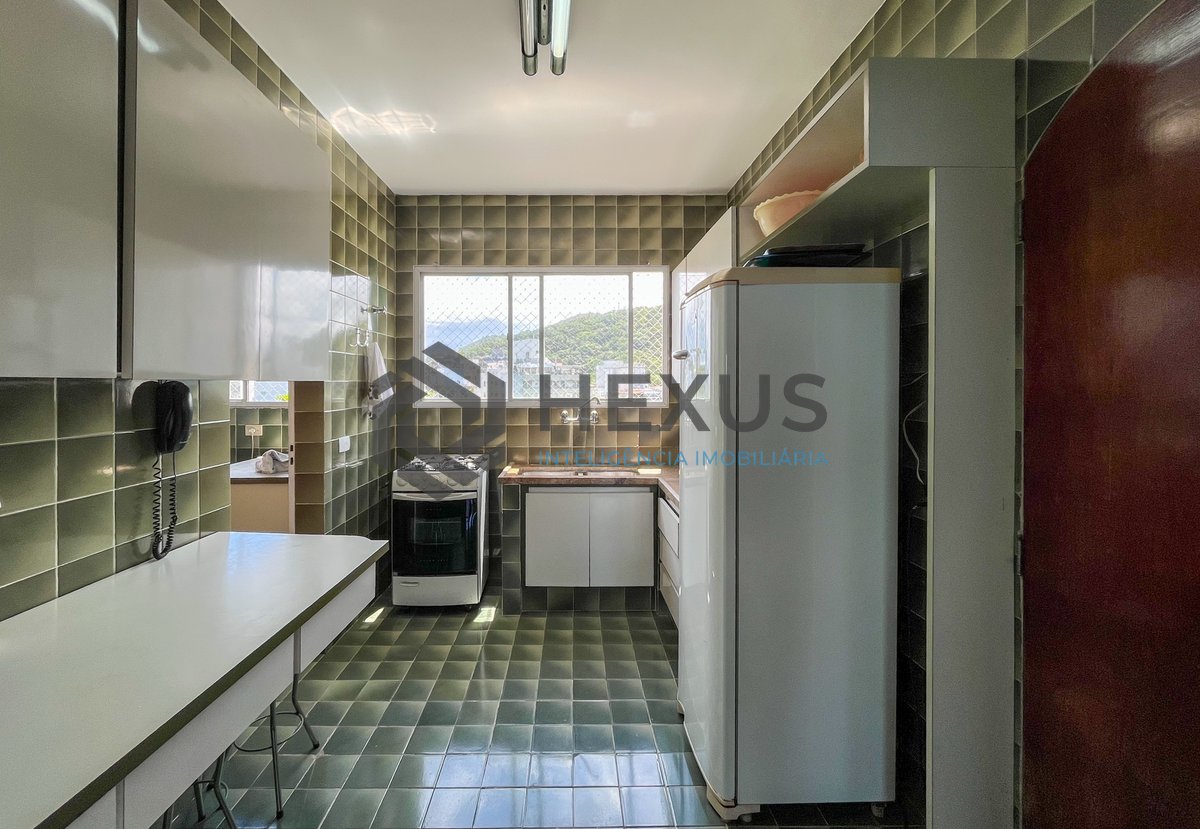 Foto 33 de Apartamento frente mar com varanda vista mar na Praia das Pitangueiras, Guarujá