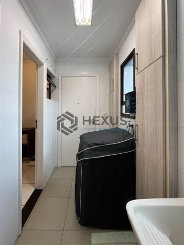 Foto 39 de Apartamento reformado com varanda gourmet vista mar e lazer nas Pitangueiras, Guarujá