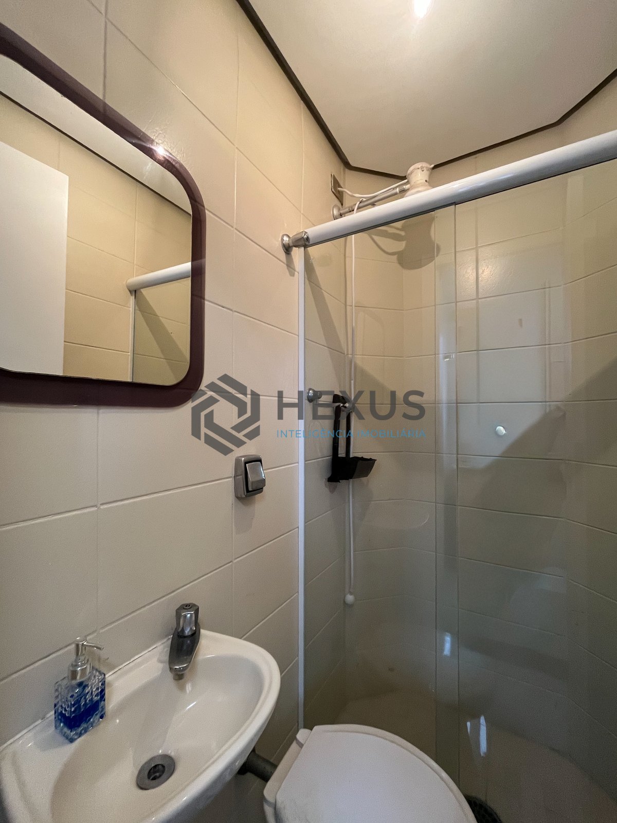 Foto 40 de Apartamento reformado com varanda gourmet vista mar e lazer nas Pitangueiras, Guarujá