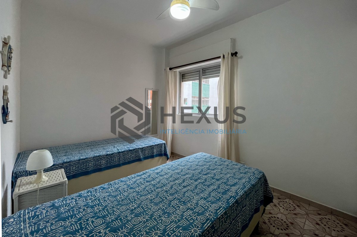 Foto 11 de Apartamento com varanda a uma quadra da Praia das Pitangueiras, Guarujá