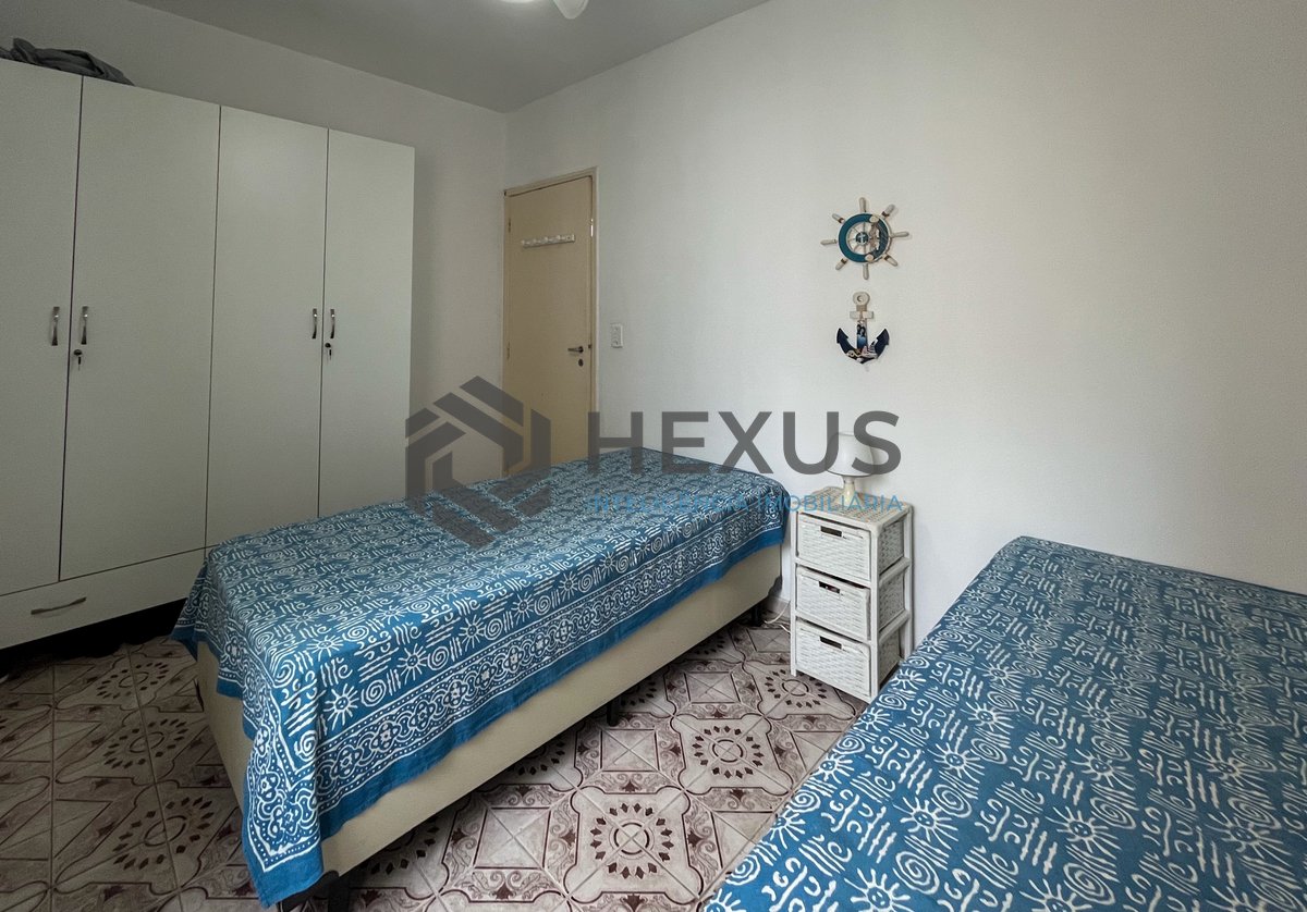 Foto 12 de Apartamento com varanda a uma quadra da Praia das Pitangueiras, Guarujá