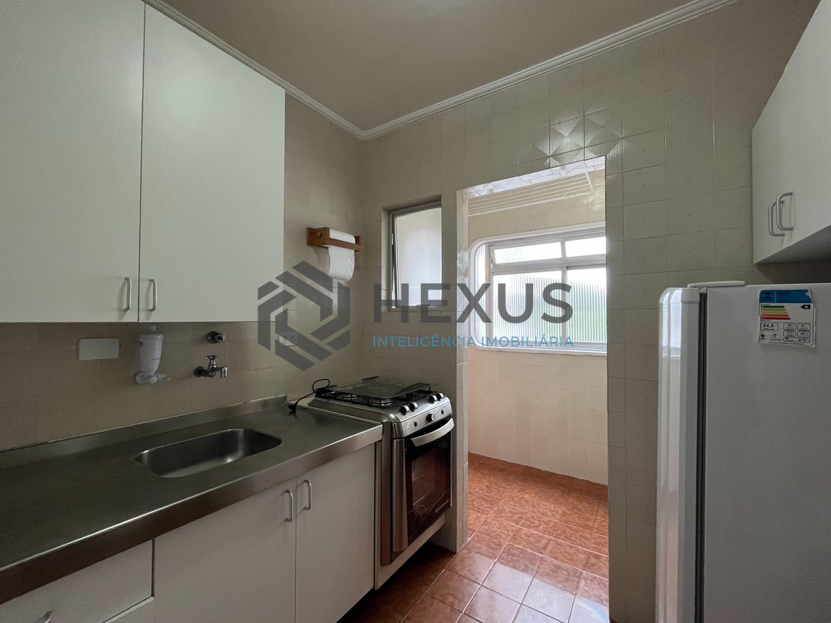 Foto 18 de Apartamento com varanda a uma quadra da Praia das Pitangueiras, Guarujá