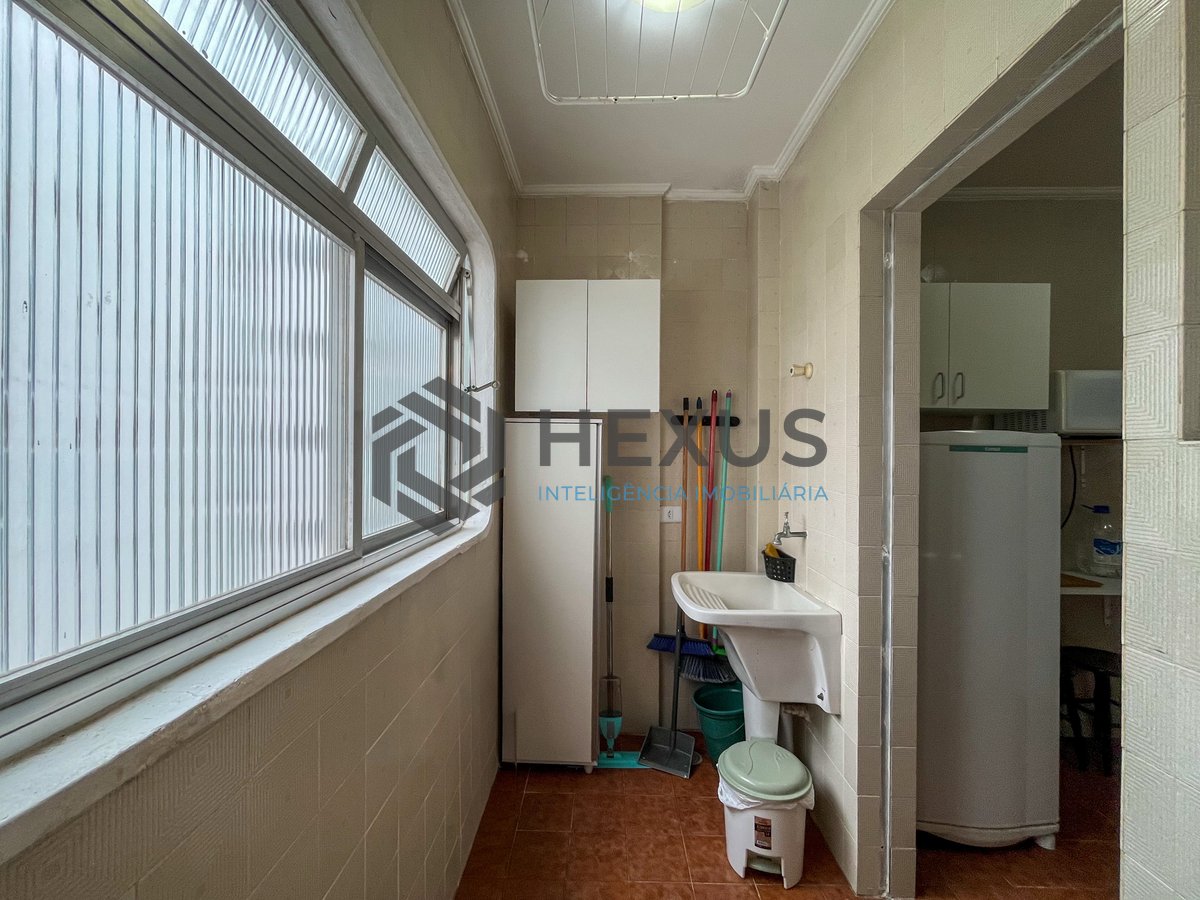 Foto 22 de Apartamento com varanda a uma quadra da Praia das Pitangueiras, Guarujá