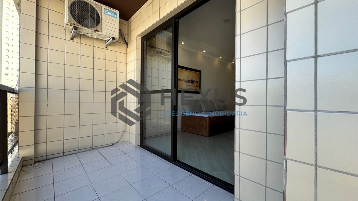 Foto 4 de Apartamento com sacada vista mar e lazer na Praia da Enseada, Guarujá