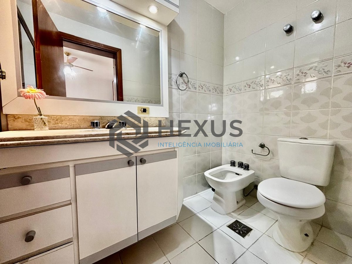 Foto 23 de Apartamento com varanda vista mar e lazer a 1 quadra da praia no Jardim Astúrias, Guarujá