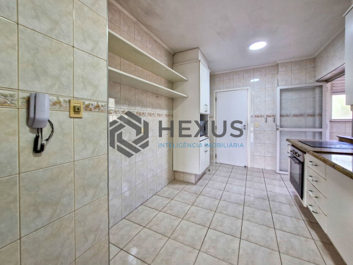Foto 30 de Apartamento reformado frente mar com varanda vista mar e lazer no Jardim Astúrias, Guarujá