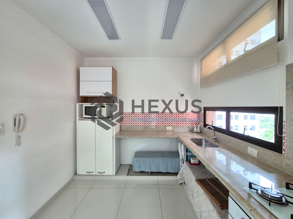 Foto 31 de Apartamento reformado com varanda gourmet na Praia das Pitangueiras, Guarujá