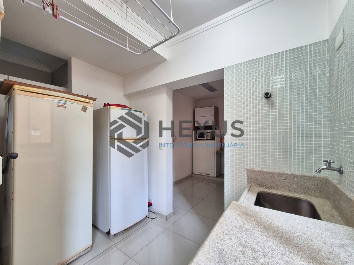 Foto 36 de Apartamento reformado com varanda gourmet na Praia das Pitangueiras, Guarujá