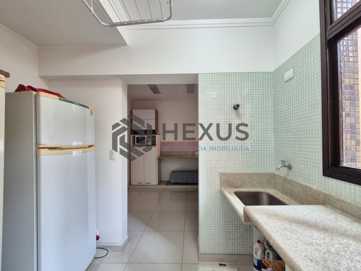 Foto 37 de Apartamento reformado com varanda gourmet na Praia das Pitangueiras, Guarujá