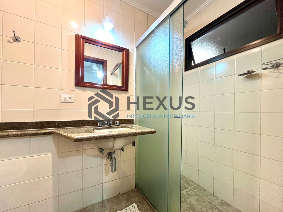 Foto 26 de Apartamento reformado com varanda gourmet e lazer nas Pitangueiras, Guarujá