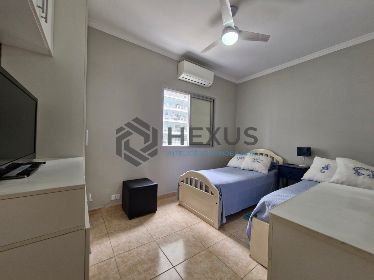 Foto 14 de Apartamento reformado com varanda e lazer na Praia das Astúrias, Guarujá