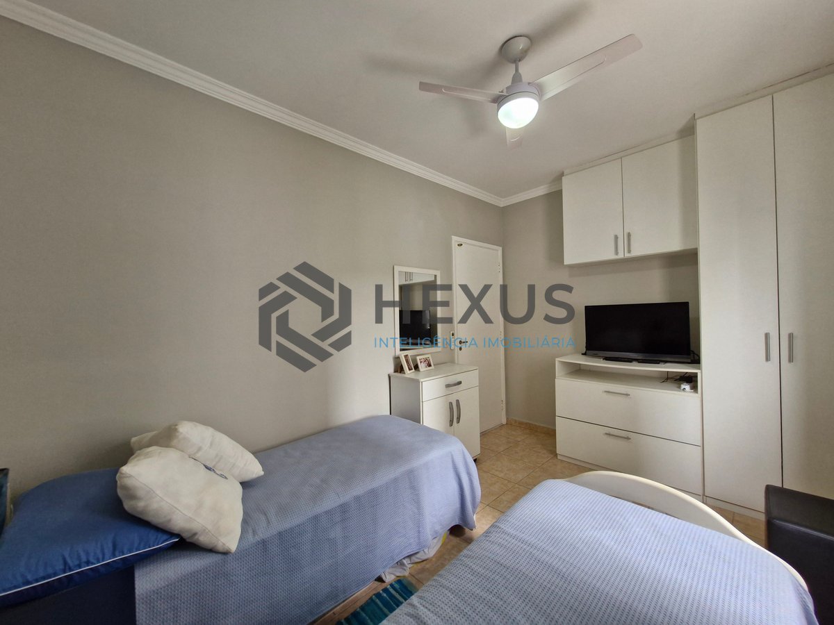 Foto 16 de Apartamento reformado com varanda e lazer na Praia das Astúrias, Guarujá