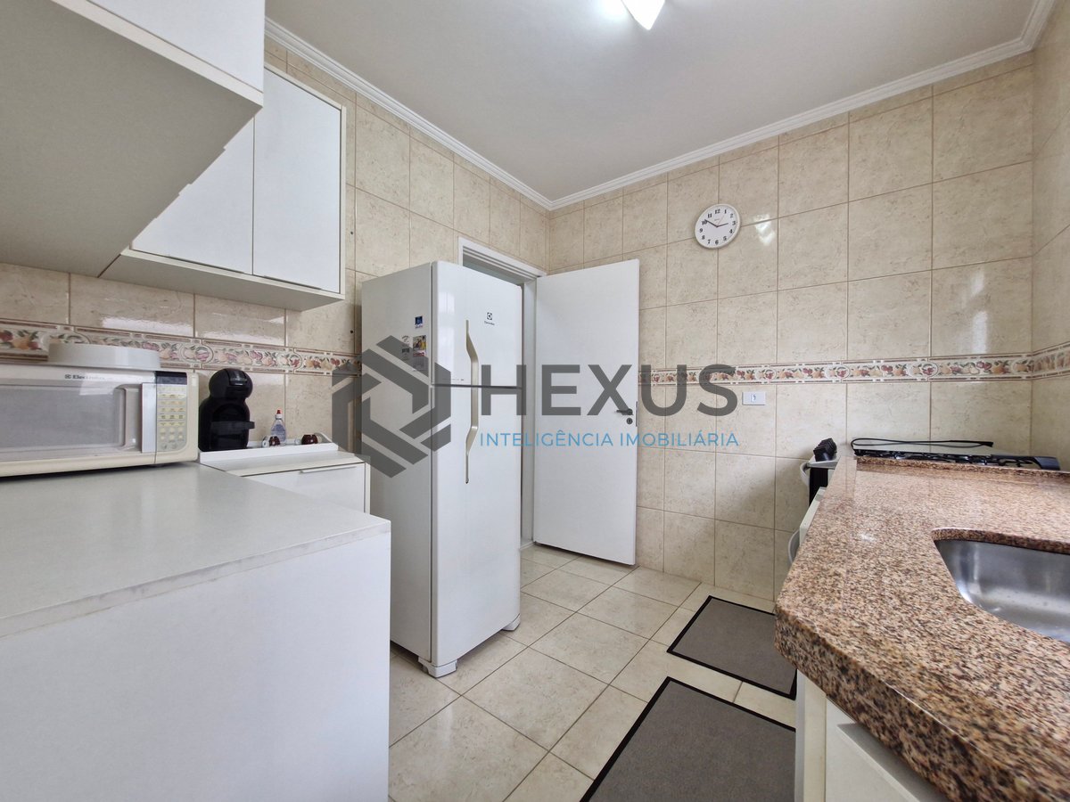 Foto 20 de Apartamento reformado com varanda e lazer na Praia das Astúrias, Guarujá