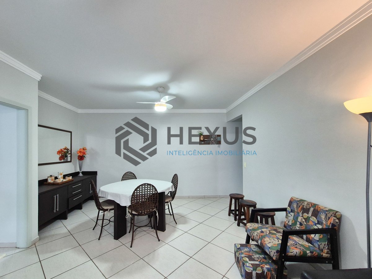 Foto 6 de Apartamento reformado a 2 quadras da praia na região da Barra Funda nas Pitangueiras, Guarujá