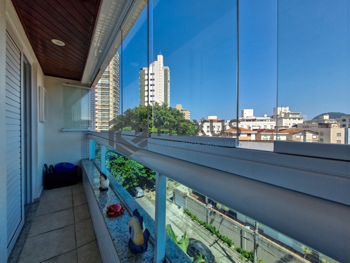Foto 13 de Apartamento reformado com varanda e lazer a 1 quadra da praia nas Astúrias, Guarujá
