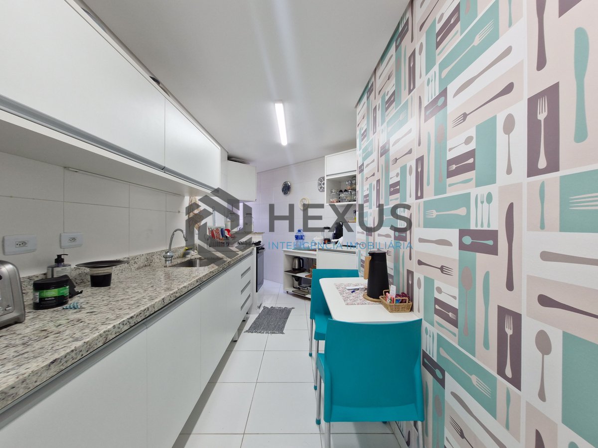 Foto 24 de Apartamento reformado com varanda e lazer a 1 quadra da praia nas Astúrias, Guarujá