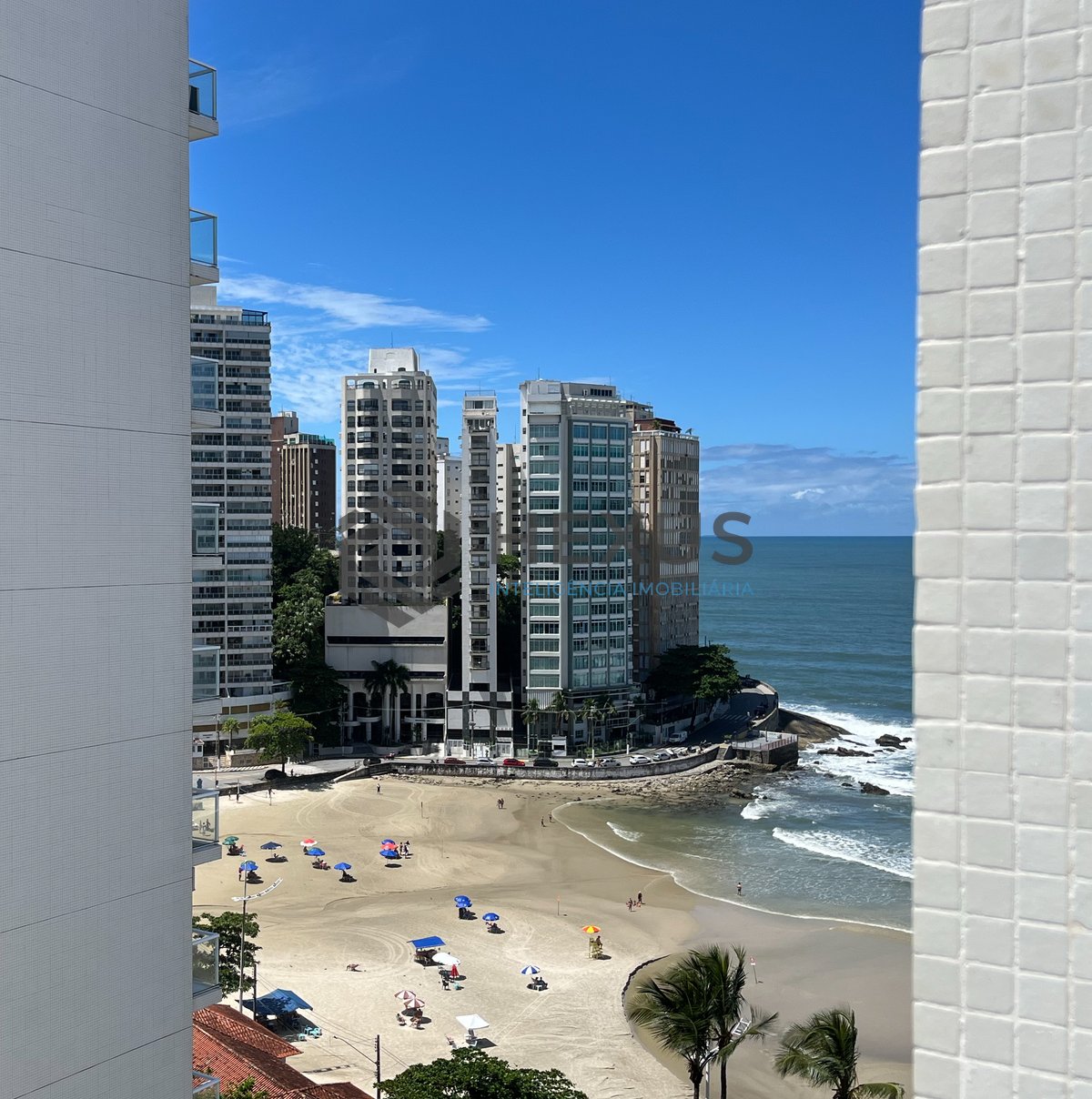 Foto 27 de Apartamento frente mar com varanda vista mar na Praia das Pitangueiras, Guarujá