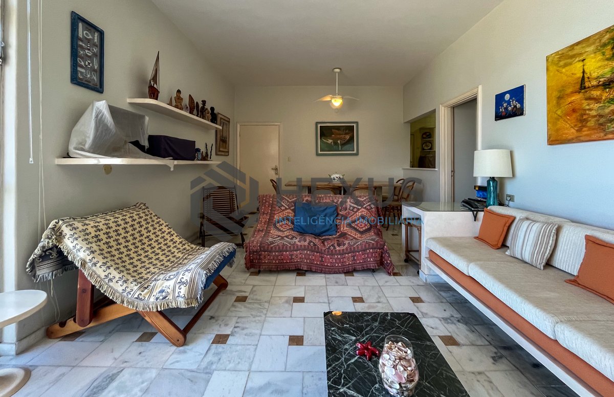 Foto 5 de Apartamento frente mar com varanda vista mar na Praia das Pitangueiras, Guarujá