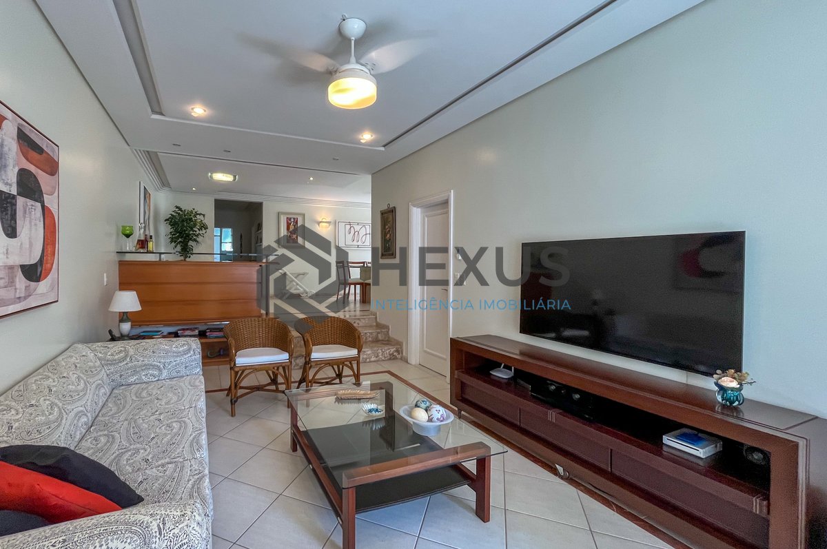 Foto 12 de Apartamento com varanda vista mar e lazer na beira mar na Praia nas Pitangueiras, Guarujá