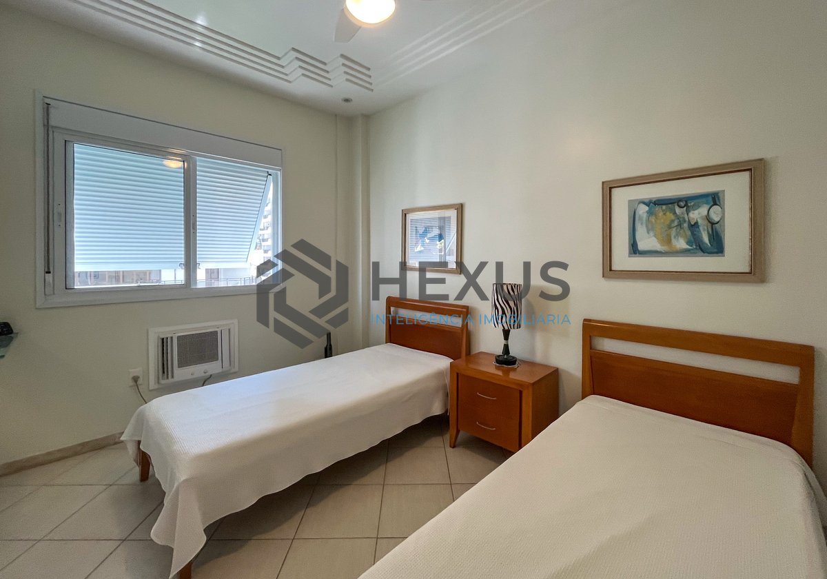 Foto 29 de Apartamento com varanda vista mar e lazer na beira mar na Praia nas Pitangueiras, Guarujá