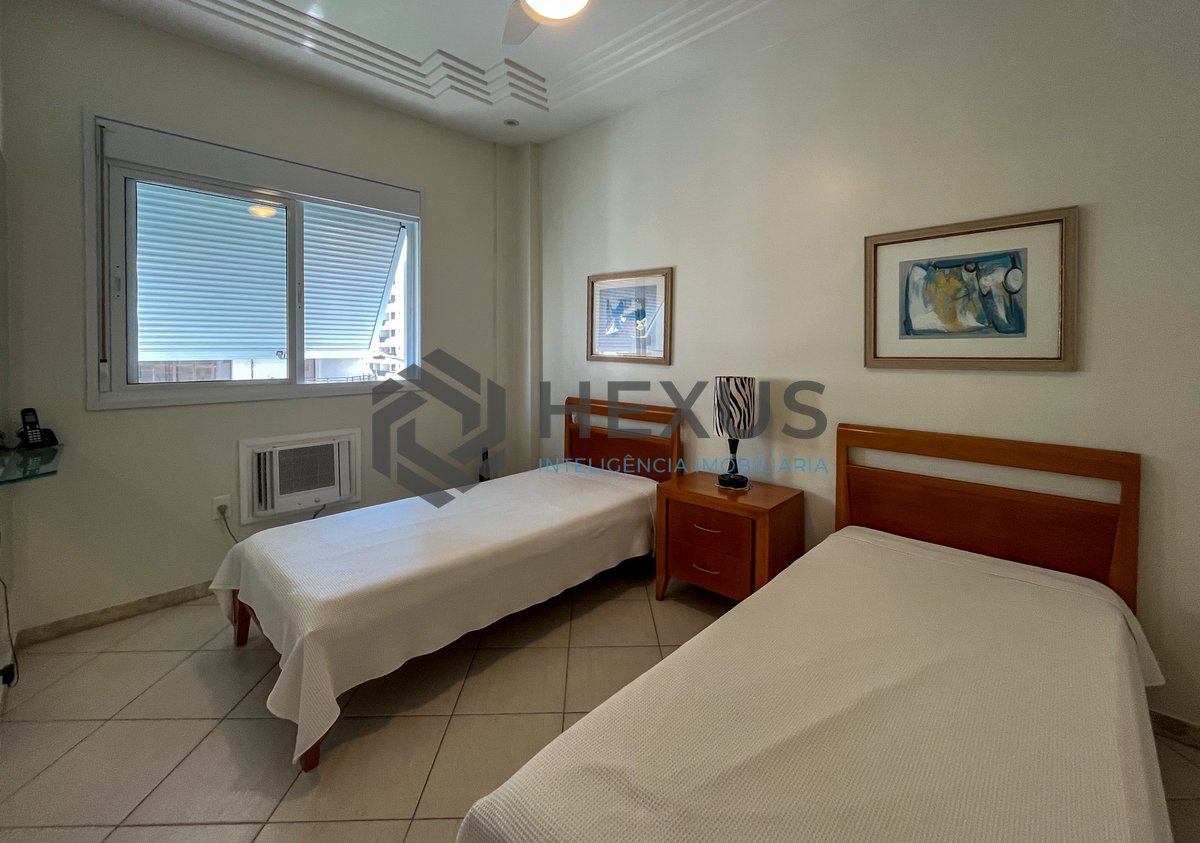 Foto 30 de Apartamento com varanda vista mar e lazer na beira mar na Praia nas Pitangueiras, Guarujá