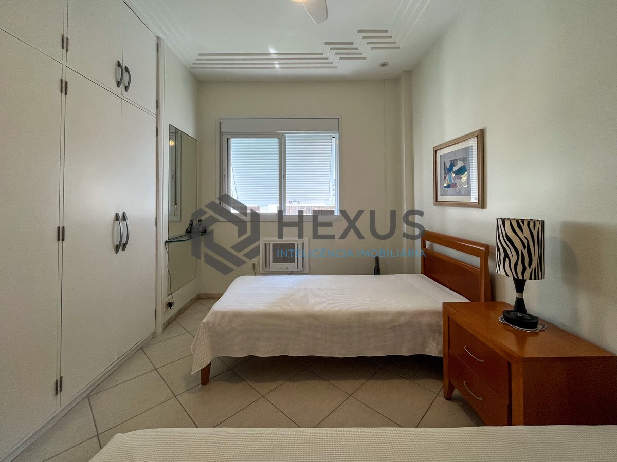 Foto 31 de Apartamento com varanda vista mar e lazer na beira mar na Praia nas Pitangueiras, Guarujá
