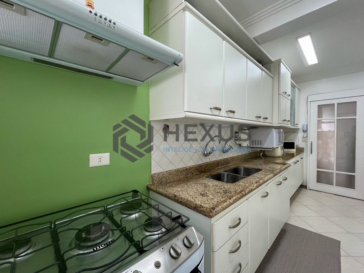 Foto 38 de Apartamento com varanda vista mar e lazer na beira mar na Praia nas Pitangueiras, Guarujá