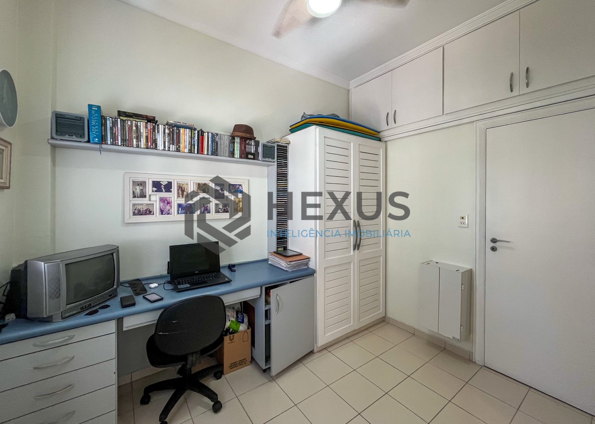 Foto 39 de Apartamento com varanda vista mar e lazer na beira mar na Praia nas Pitangueiras, Guarujá