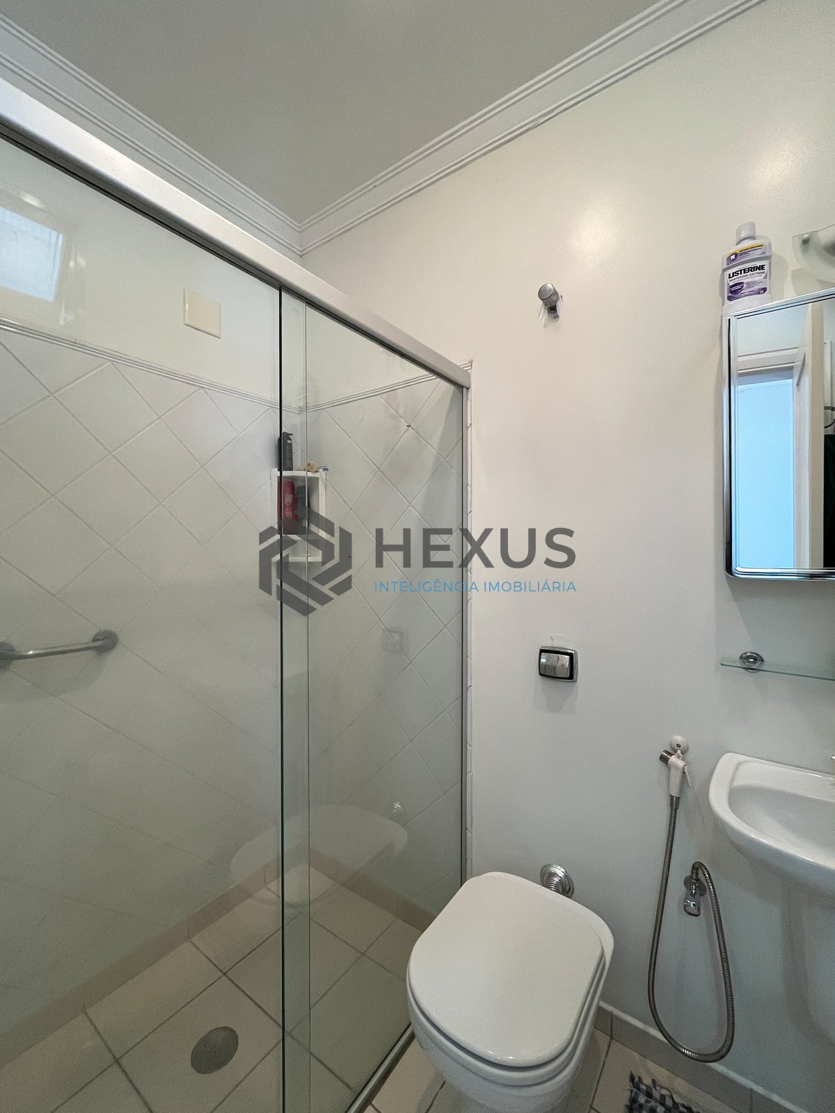 Foto 41 de Apartamento com varanda vista mar e lazer na beira mar na Praia nas Pitangueiras, Guarujá