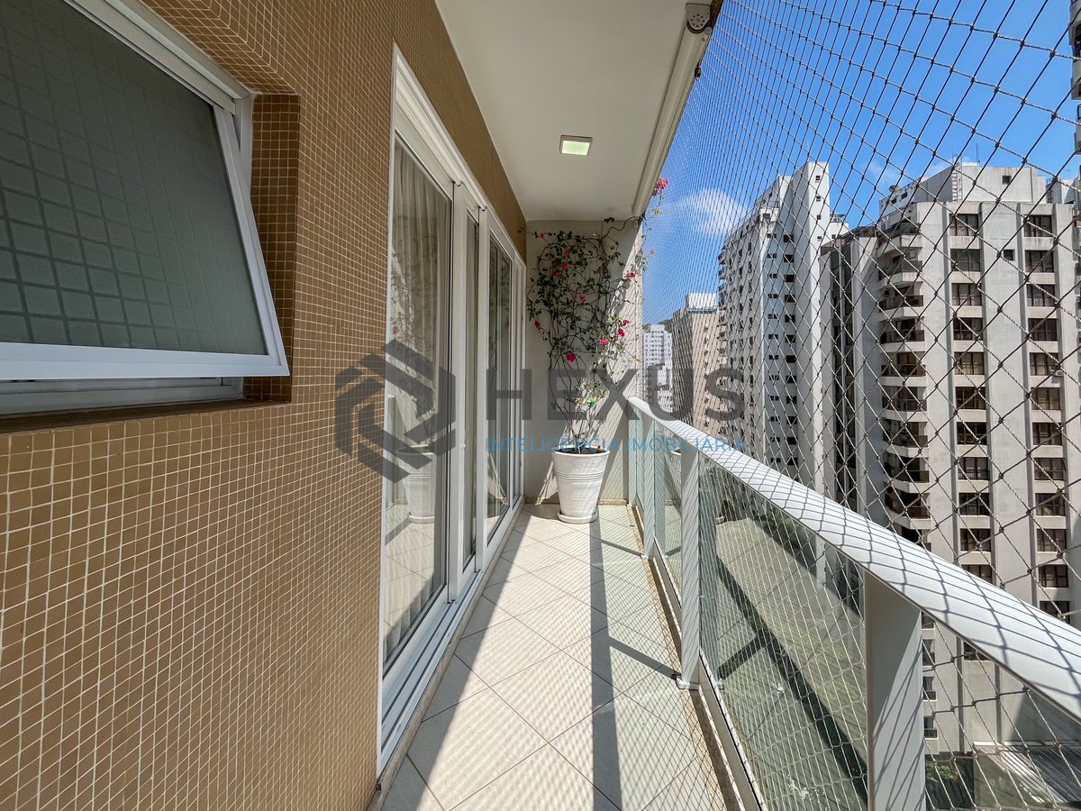 Foto 7 de Apartamento com varanda vista mar e lazer na beira mar na Praia nas Pitangueiras, Guarujá
