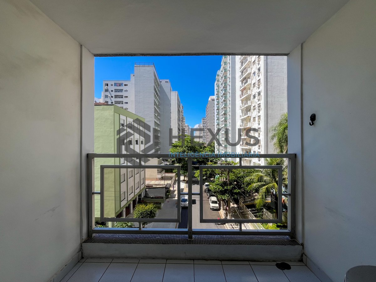 Foto 10 de Apartamento com varanda a 1 quadra da Praia das Pitangueiras e lazer na Praia das Pitangueiras, Guarujá