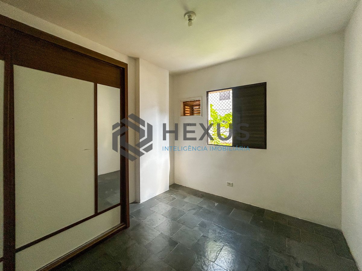 Foto 11 de Apartamento com varanda e lazer a 600m da praia no Tombo, Guarujá